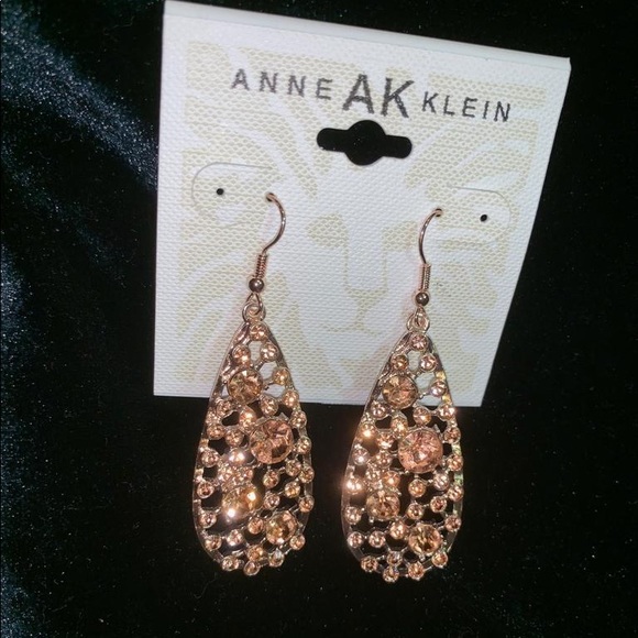 Anne Klein Accessories - Flashy rose gold long earrings